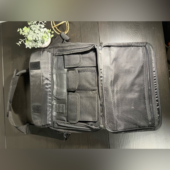 Laptop Messenger Bag- multipurpose - Picture 5 of 6